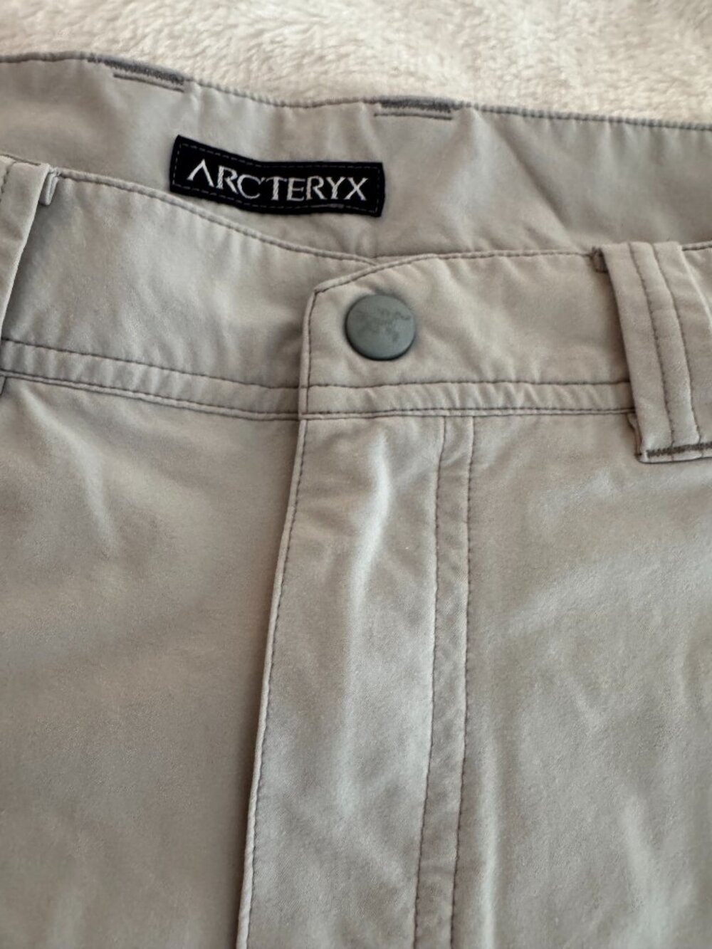 Arc'Teryx Stone Gorpcore Shorts Size 34 - Picture 3 of 14